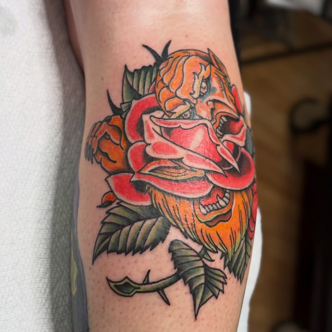 Wrangled the whispering white capped waters that weave wondrous walk-in waves of bluegill tattoos
.
.
.
.
.
.
.
.
.
#detroittattooartist #detroit #ta
