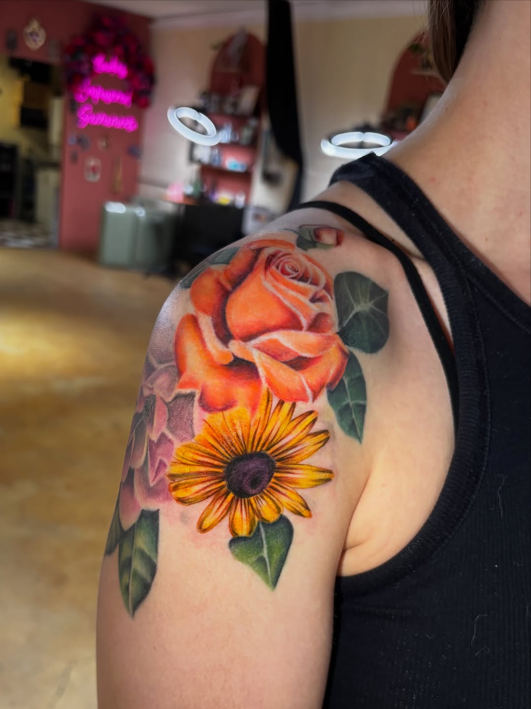 Really loving these chrome pieces. Keep them coming! Swipe for some close ups and let me know what you think in the comments! 👀 
#sacramentotattooart
