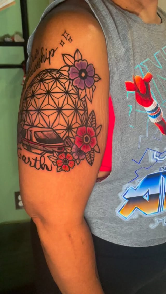 Got to tattoo @tabatha_fit_healthy @2mch4u13 today at @blacklotustattoogallery
I also got to talk with @tatiana_rose15 and congratulate her on being