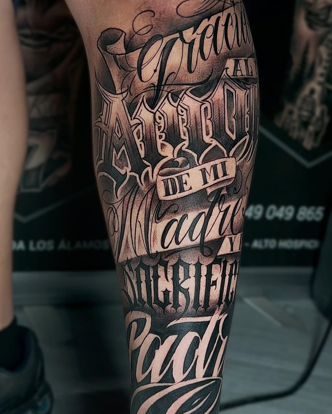 Roy Araujo es un artista del tatuaje de nacionalidad peruana que actualmente desarrolla sus proyectos en Araujo Tattoo, estudio ubicado en Alto Hospic