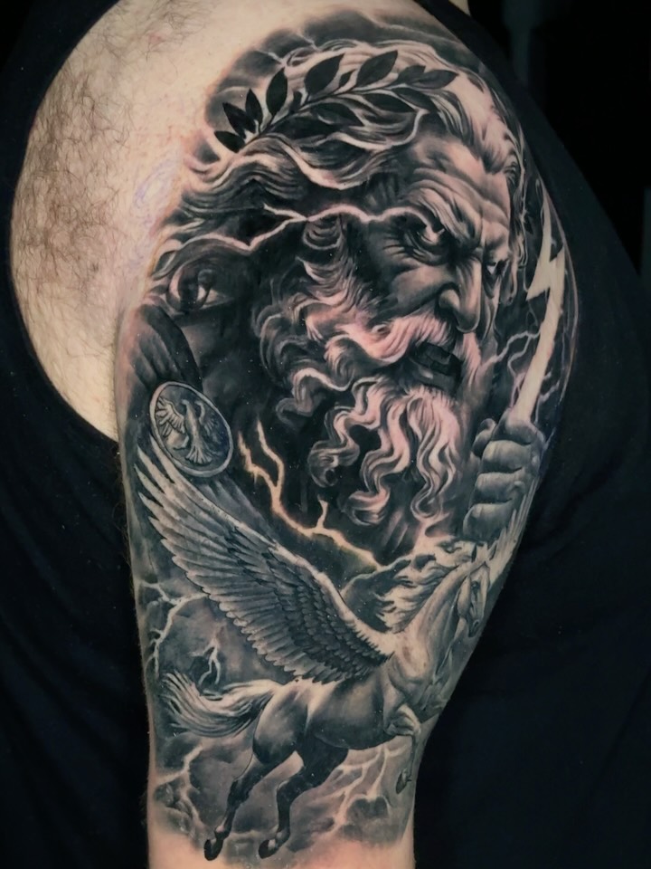 Here’s the results of that smooth stencil peel lol. A little Portuguese lion action for @theoriginalcardoso . Thanks for toughing it out for 8 plus ho