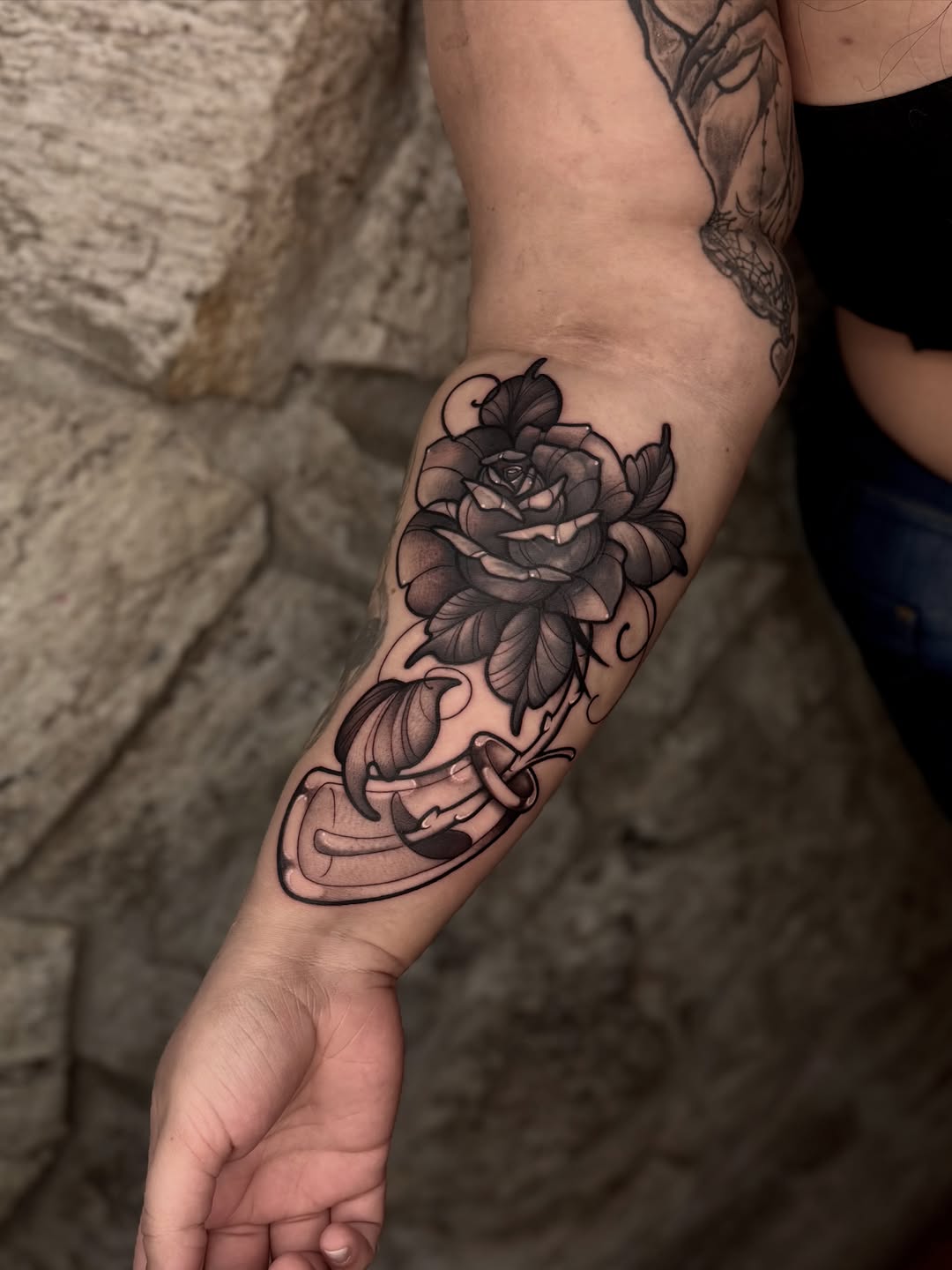 ✶ rework ✶
.
.
.
Obrigada Sarah pela confiança e por tatuar comigo aí no Rioo!!! 🤍
✦ cartuchos da @uptattoosupplies + máquina Flux Max @fkirons que