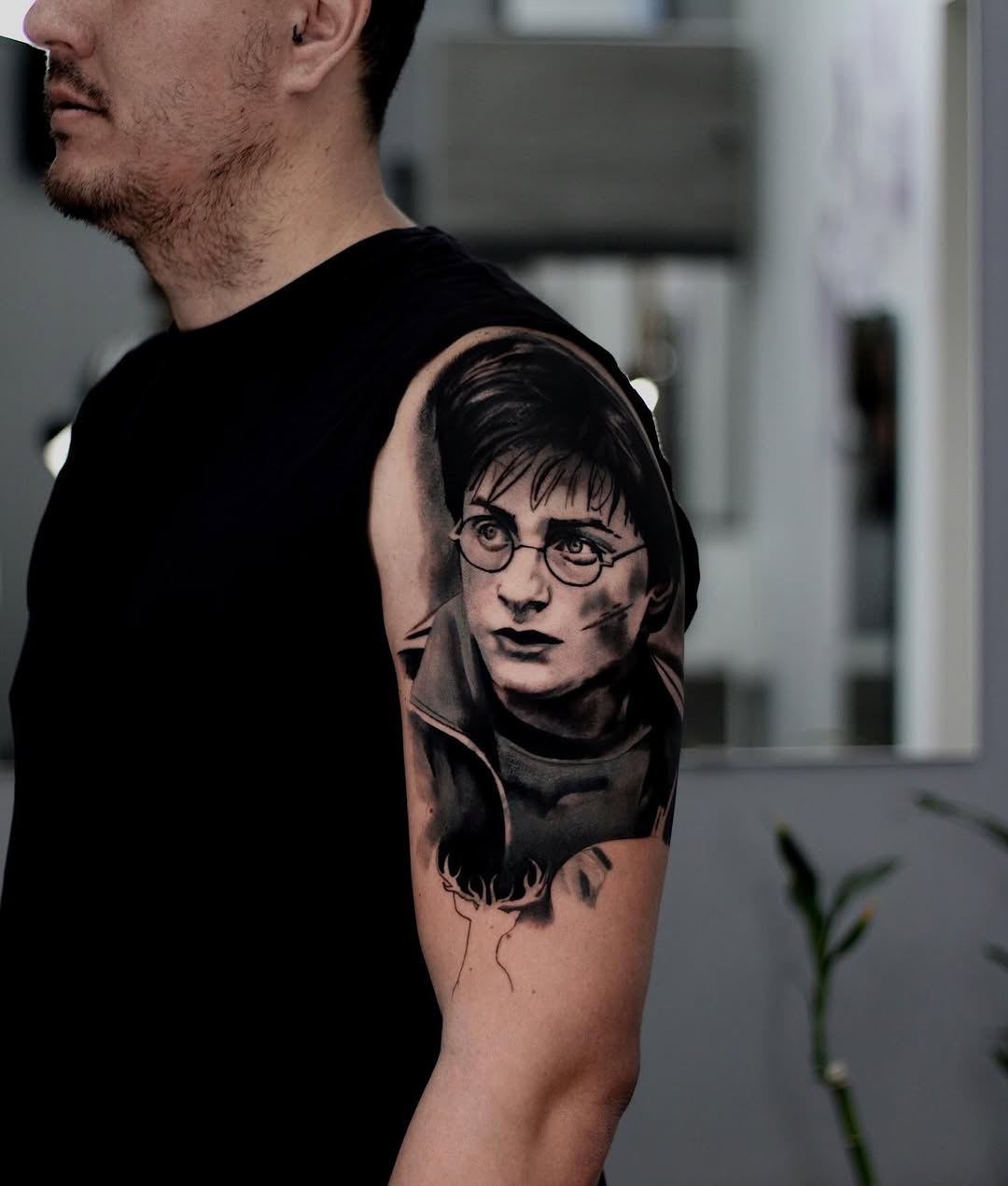 Tatuaje fine line realizado por nuestra tatuadora residente Cris! Escríbenos si quieres un tatuaje de línea fina! 🤩

📍 @bruma.tattoo.studio 

👤 @cr