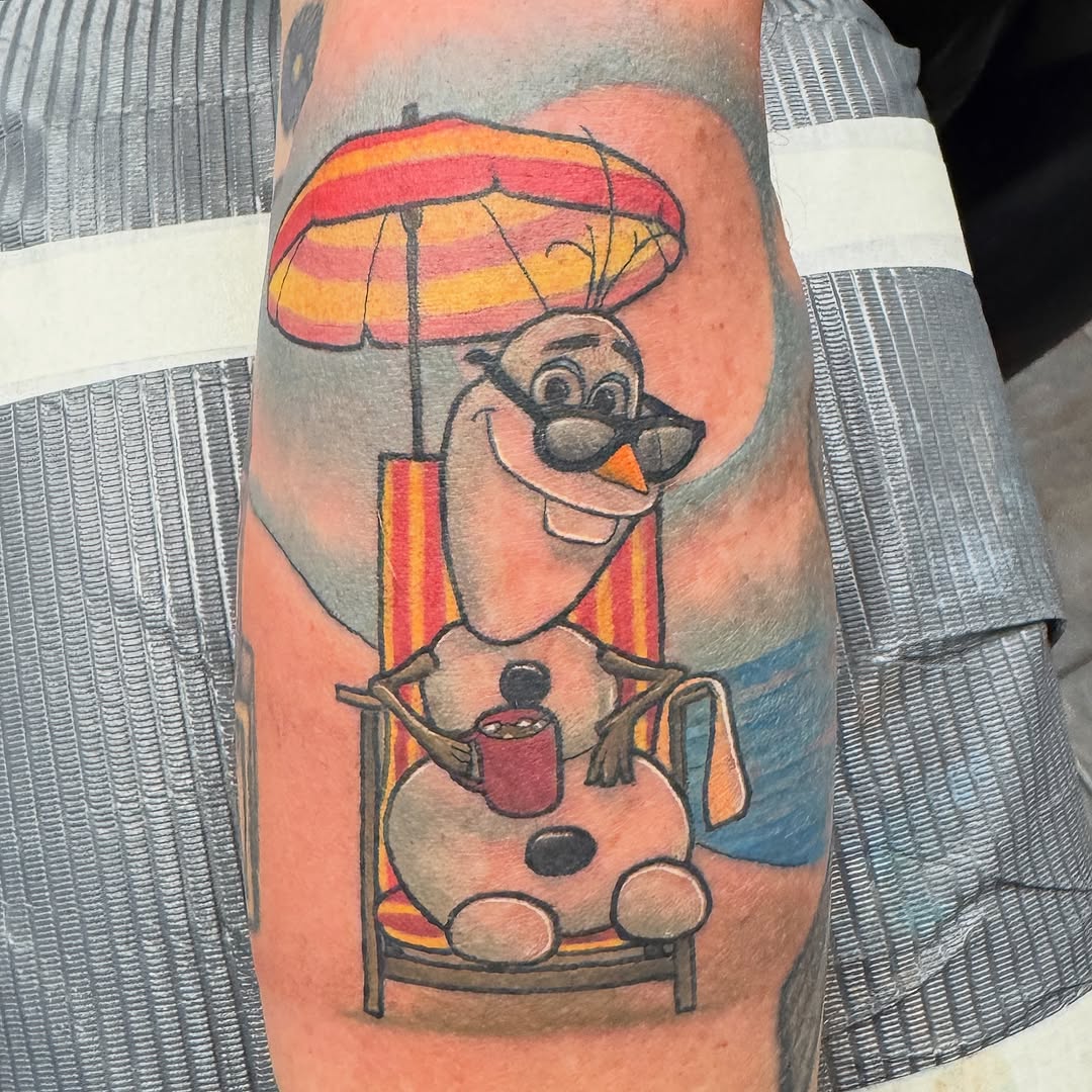 Olaf from Frozen on a beach. As always, love doing Disney pieces! @constabletattoo