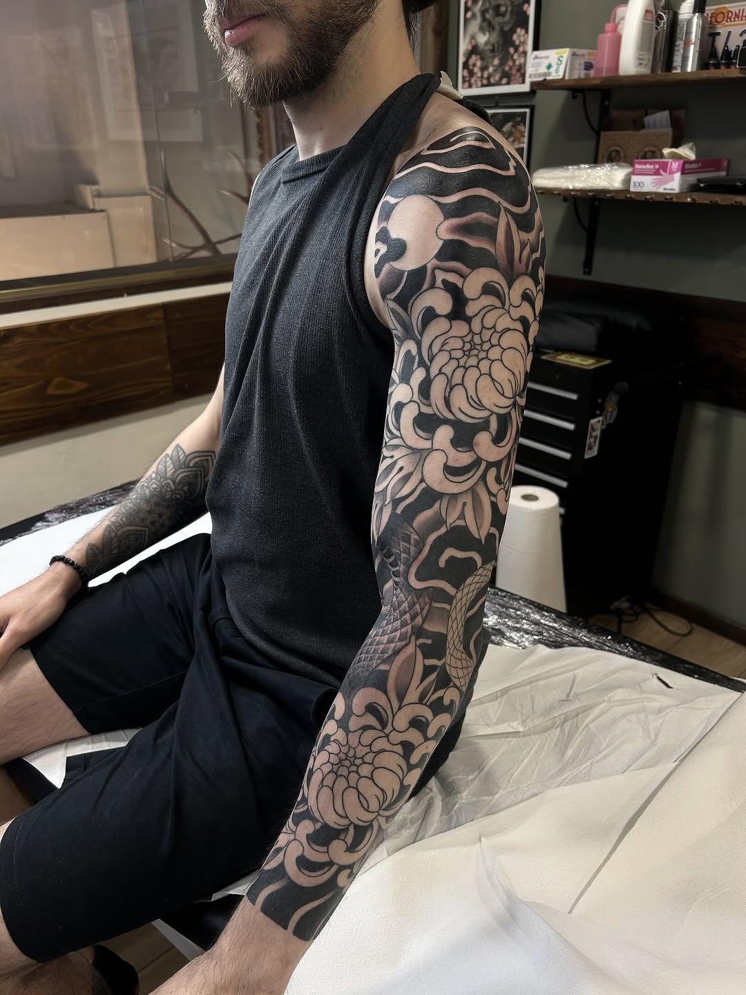 One session left , 80% fully healed (belly super healed and solid💪🏻) no filter
In progress at @blackship.bcn
Using @inkin.official
next guest spo