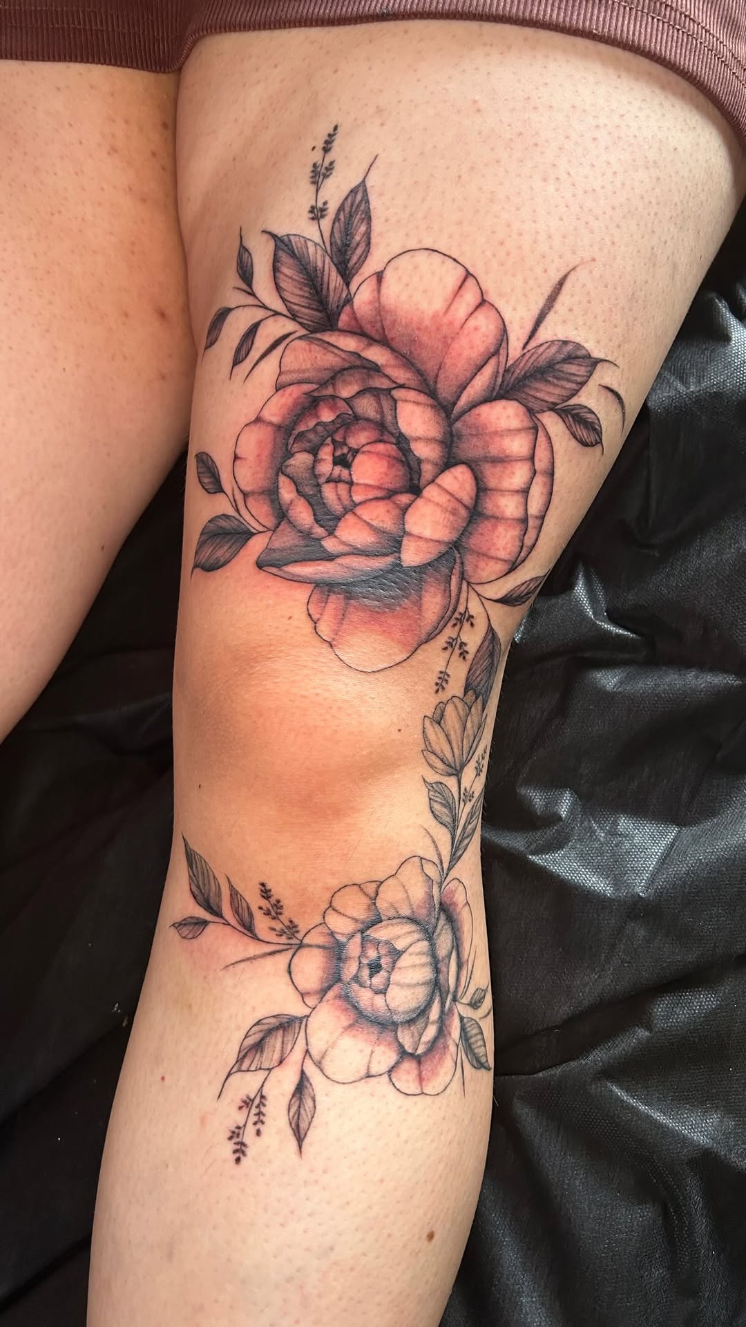 HOBBIT DAY FLASH — SEPTEMBER 22 🌿⚔️

We’re spending the day the right way: tattooing, hanging out, and watching The Lord of the Rings movies all day 