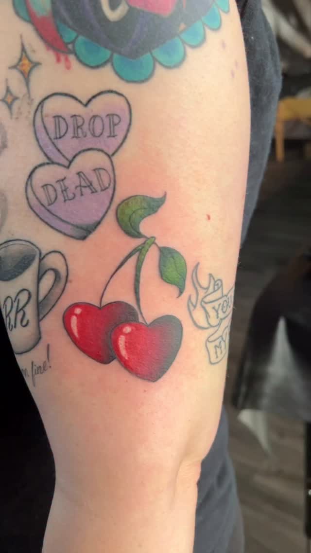 HOBBIT DAY FLASH — PART 1

Here’s the first half of the flash for September 22nd

Dead Gods Tattoo
West Linn & Tigard locations 
September 22nd
Starts