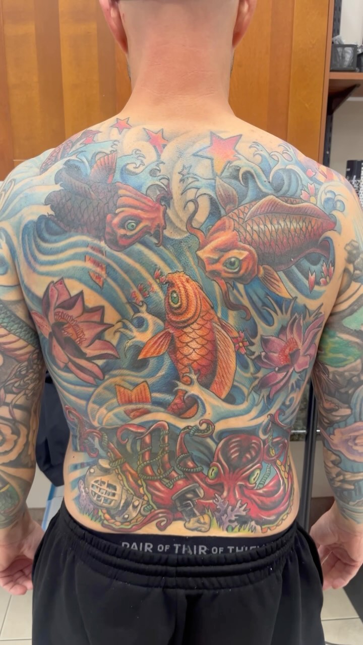 Touch up on color and cover up by @benwahtattoo . Email him direct at deluxetattoochicago@gmail.com to book!!💥

#japanesetattoo #koifishtattoo #octop
