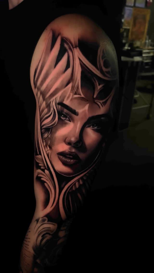 Sometimes I do color 🙏🏽🤙🏽

#tattoo #tattoos #ink #blackandgreytattoo #jesus