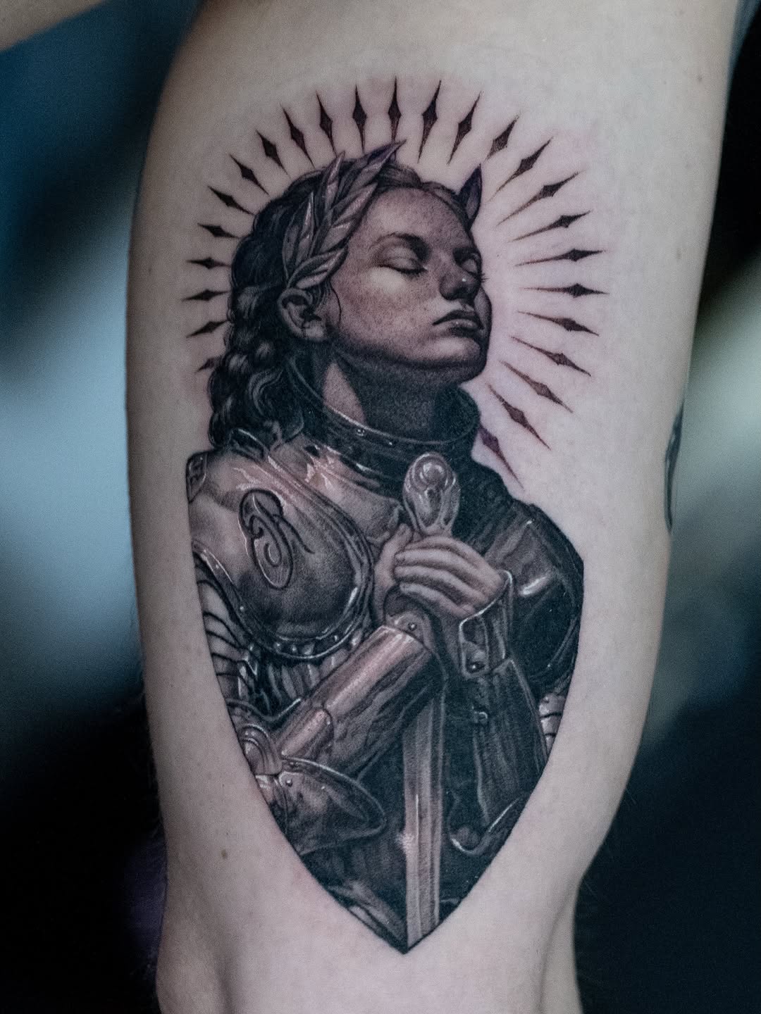 Super happy with this piece so I'm posting it twice.
Definitely one of the most challenging of my career and I'm very happy with how it came out.
.