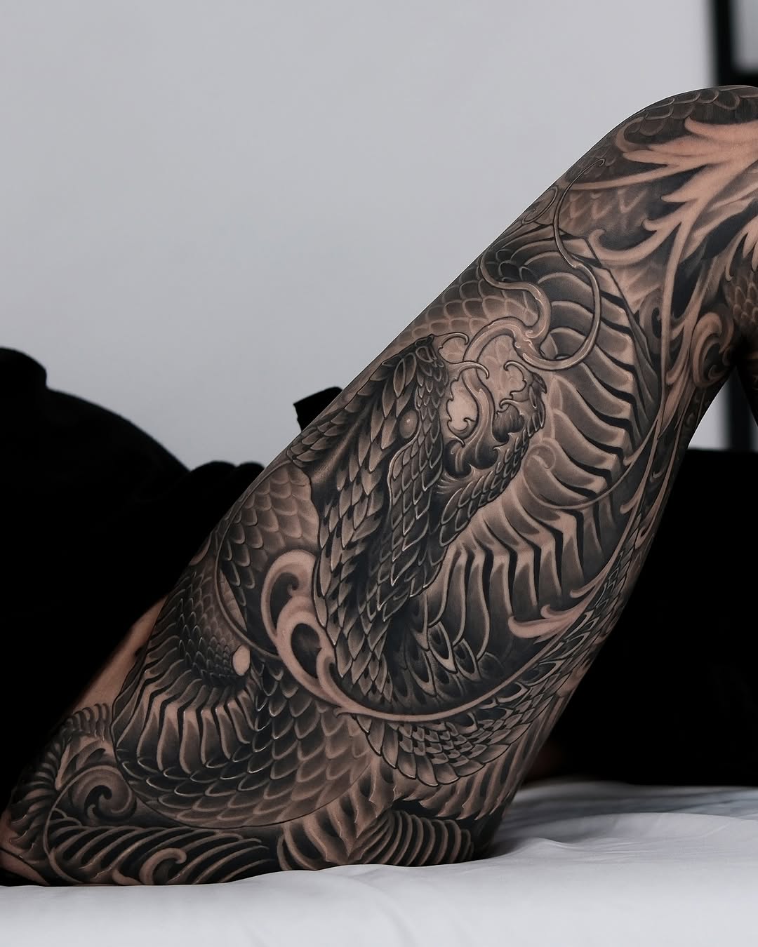 Full leg tattoo🔥
Cobra & Skeleton snake
Contact - DM or kakao
.
.
#fulllegtattoo #cobratattoo #snaketattoos #neotraditionaltattoo #blacktattooart #bt