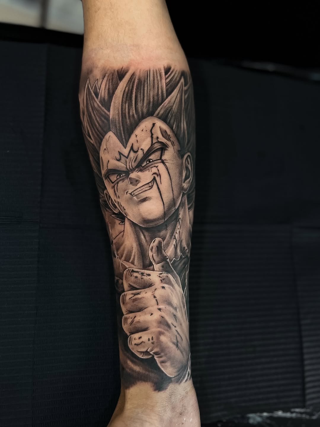 • Entre o sagrado e a arte, cada detalhe carrega um significado.
.
.
.
#anjotattoo #anjo #tatuagemsombreada #tattoopretoecinza #fechamentobraço