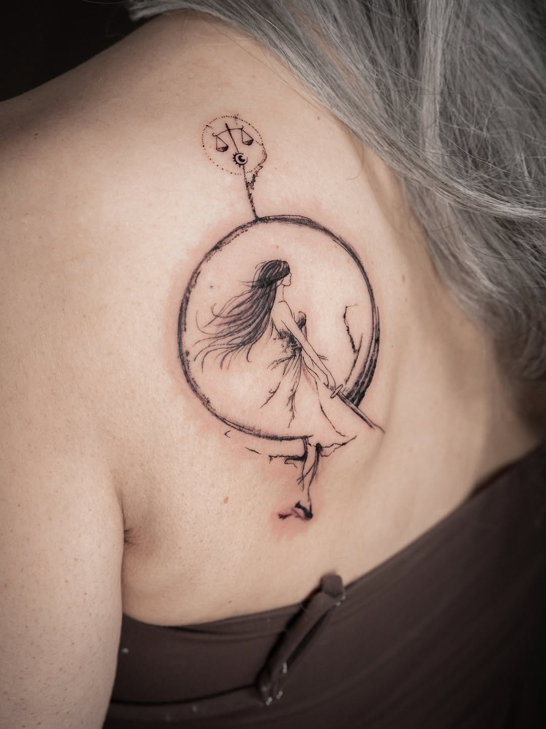 Let the time pass 🤍

#tattoos #hourglasstattoo #nyctattoo #brooklyntattoo #cointattoo
