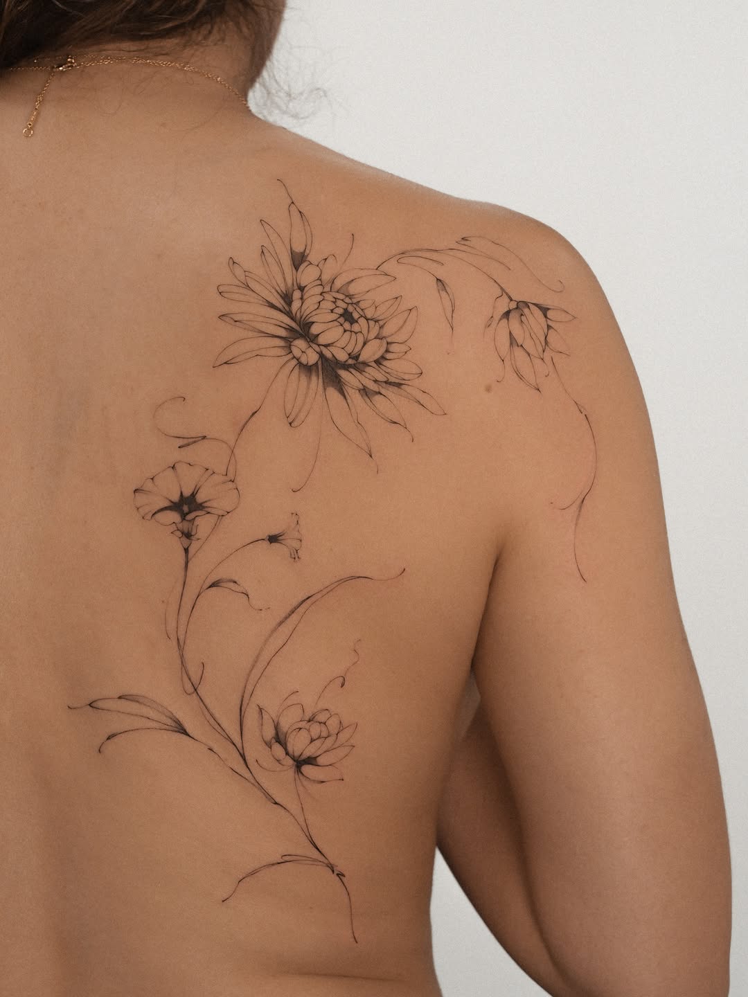 first one for Vivian 🤍
.
.
.
#nyctattoo #nyctattooartist #floraltattoo #flowtattoo #finelinetattooartist