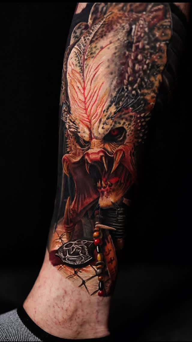Finished up this Predator tattoo! 👽 Had a great time working on this piece. Check out some of the details and let me know what you think!
Always open