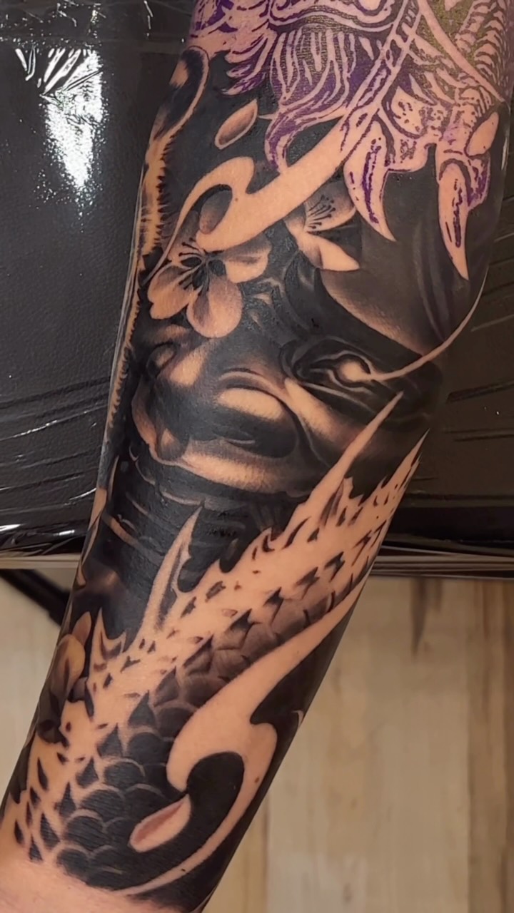 DEALS ON BACK TO BACK APPTS!
.
BOOKING FOR JAUNARY
Tap the link in my bio to book. 
#sacramento #tattooer #realismtattooing #ink