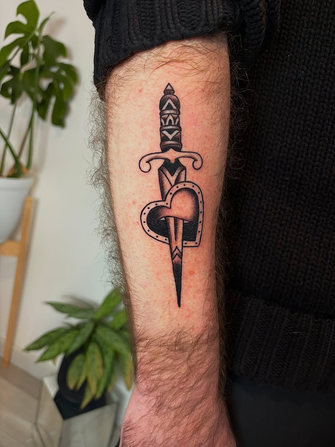 Un fénix tradi🔥
Diseño personalizado, adaptado a la zona para que abarque todo el gemelo y fluya con la anatomía
Si te gustarías hacerte un tatuaje