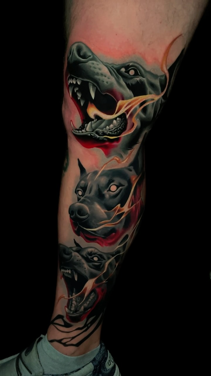 Darth maul ๐ฅ
Most of the face is healed. The rest is fresh.
Roughly 14 hrs on the top section of the arm alone.
Sleeve in progress. Obi vs Maul slee