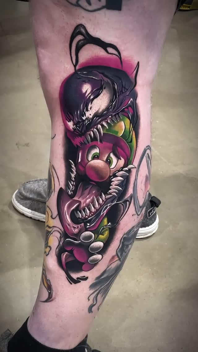 Progress...
Black high contrast hits different ๐ฅ
Cover up. Back/Torso neck. suit in progress.
Stay tuned
#tattoo #tattooideas #texastattooartist