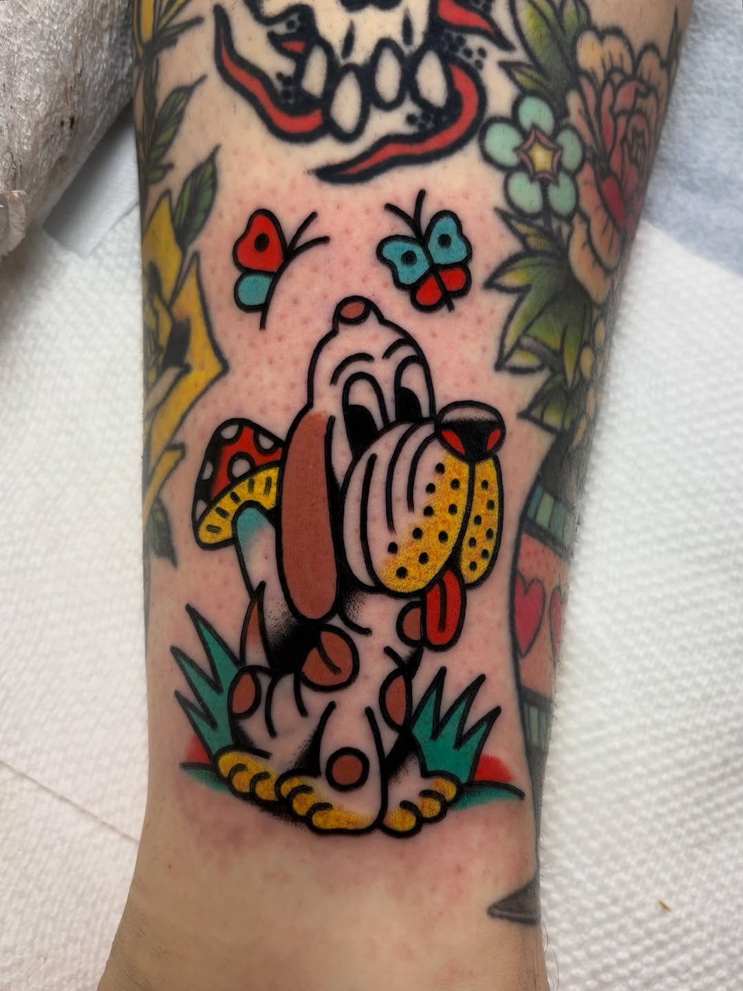 Thank you @makayla.tattoo 🫶 We’re headed to @riversidetattooclub convention this weekend. See your asses in Knoxville 🏄🏻‍♀️🏄🏻‍♀️ Such a big honor