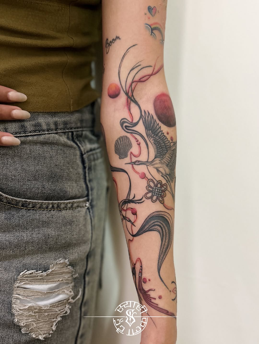 First tattoo? Excited. Nervous. Full of questions. 😮‍💨✍️
No gatekeeping — just real answers before you get inked.
.
PART 1: Before You Get Inked. 🫟