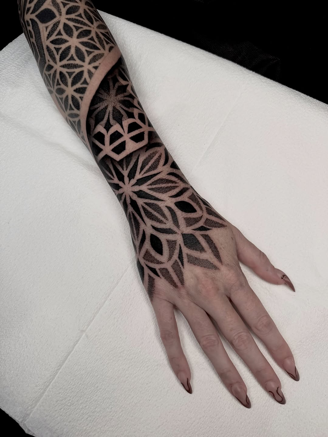 Concept looking for a good home... 🏠🖤

#geometricdesign#conceptualdesign#denvertattooartist