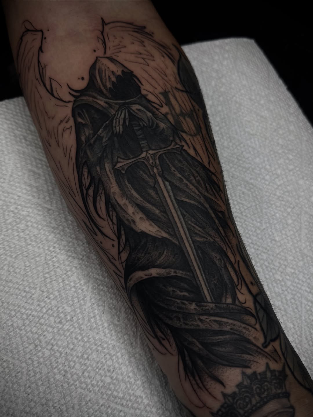 FULLY HEALED Castle and bat🖤

Now booking for October in Phoenix, AZ
•
•
•
•
•
#gothictattoo #castletattoo #cathedral #blackworktattoo #phoenixarizon