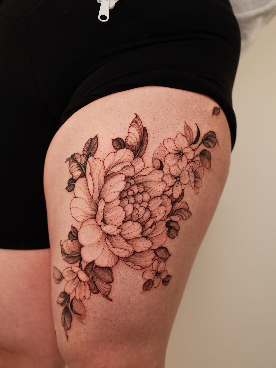Me + my 10000 hobbies I like to do outside of tattooing 🥲
#floraltattooartist #tattooartist #losangelestattooartist #femaletattooartist #floraltatt