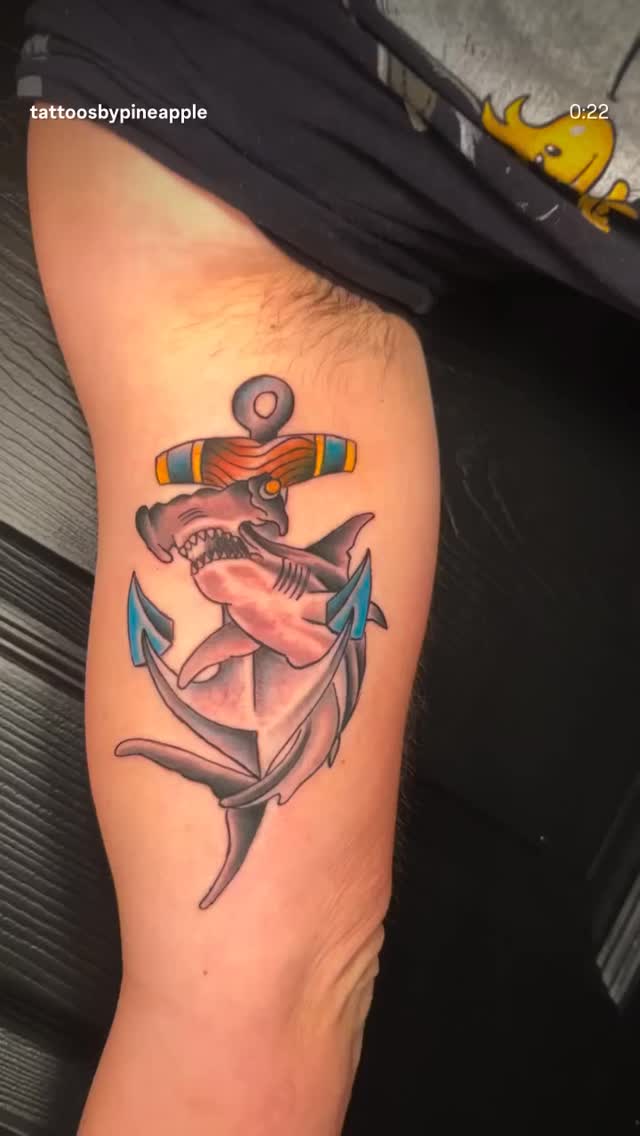 Cute jellyfish knee by Rudy! Call or text to schedule your next sea creature! 801-497-9700 .⁣
.⁣
.⁣
.⁣
.⁣
.⁣
#fyp #explore #explorepage #artistsoninst