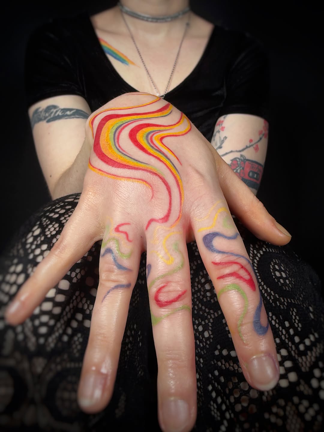 Pourquoi choisir quand on peu faire plusieurs couleurs ? π€
π Less Waves
π dark Valentine & Batboules
ποΈ 100% freehand
π 8h freehand inclu
οΏ½