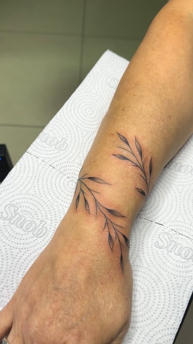 Tattoo da gata @rhanna_de_souza ♥️✨✨ @mariananunestattoo
Orçamento pelo WhatsApp
(27) 99800-9575 📲
#ᴠɪʀᴀʟᴘᴏsᴛ #viral_video #tattoos #explorar