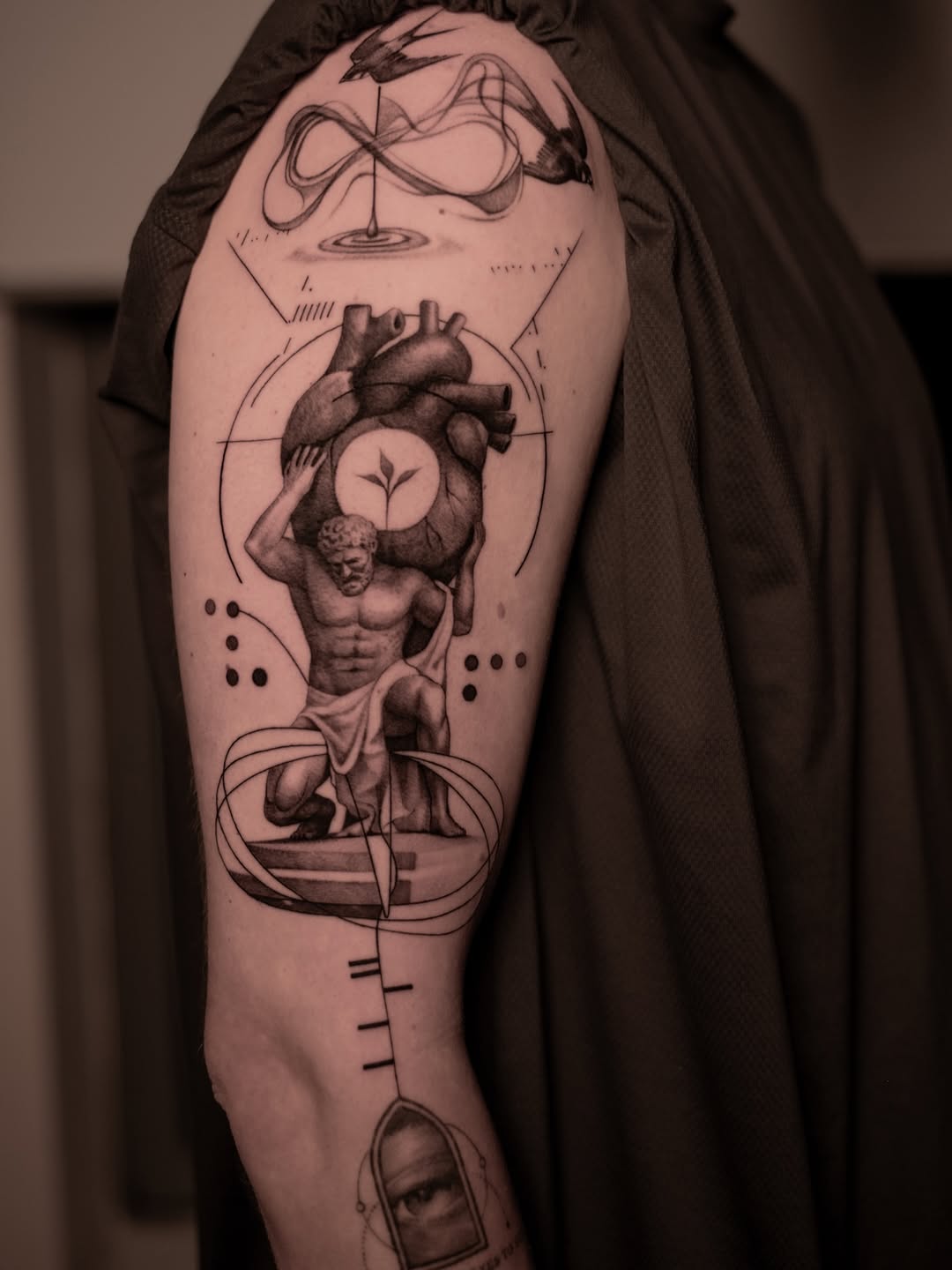 Done in two sessions with full attention to details. Swipe and check it out.
.
Booking via DM/email. Los Angeles
.
.
.
#legsleeve#concepttattoo#blkttt