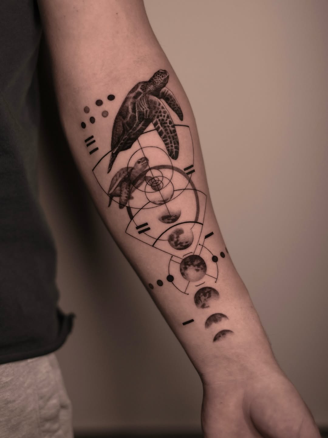 Little turtle.
Done in 3 hours.
.
.
.
#microrealism #finelinetattooartist #bostontattoo #bostontattooartist #lineworktattoos