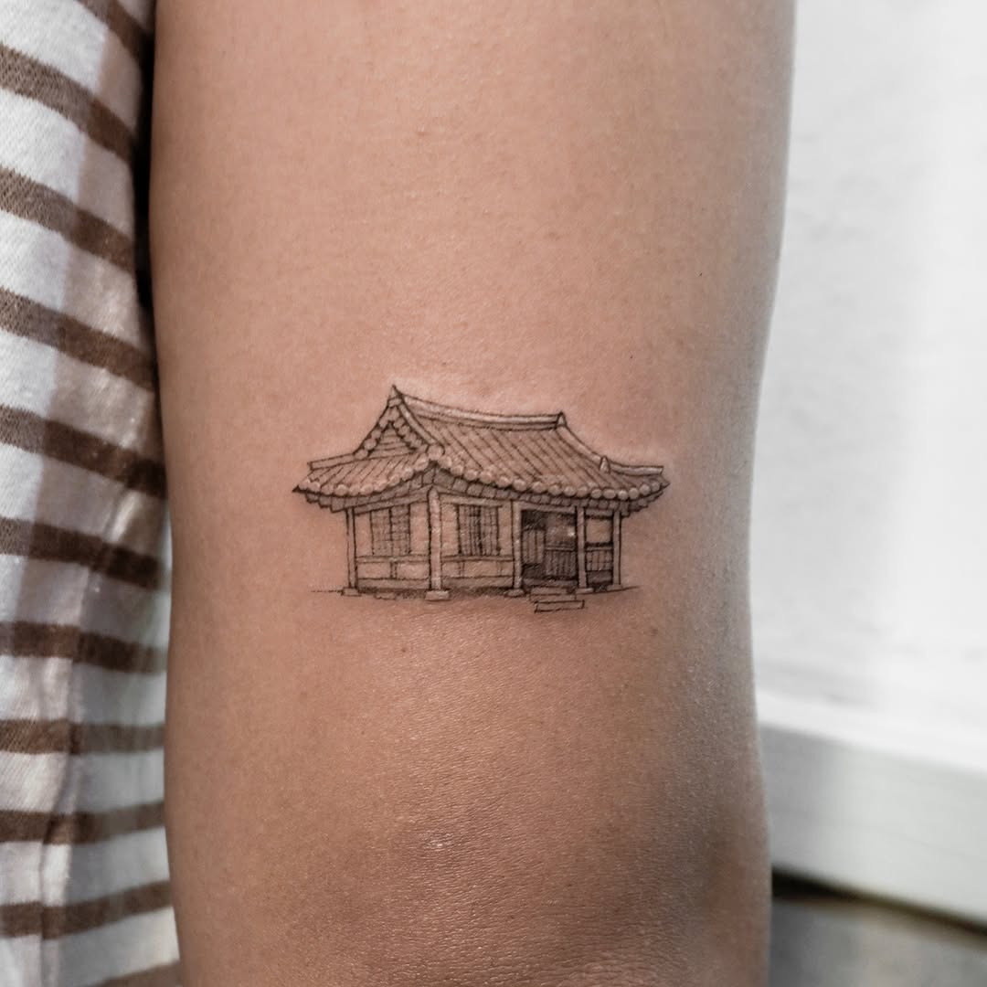 Hi, I’m tattooist Maru
I’m going to Brussels in September 2026
If you want to get an appointment, please contact me via E-mail or DM
Booking form
- N