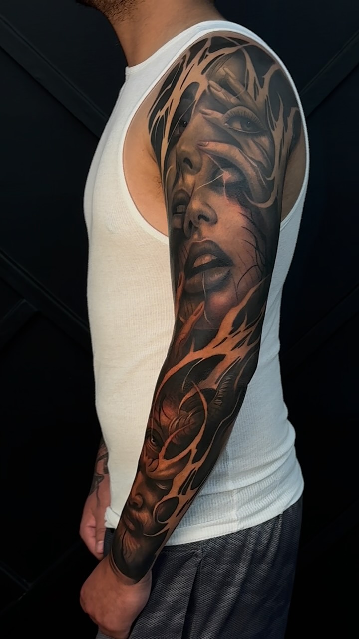 Totalmente cicatrizados. Cada tatuaje fue realizado en una sesión distinta.
Black and grey, dark gothic style!!!
#tattoos #houstontattooartist #t