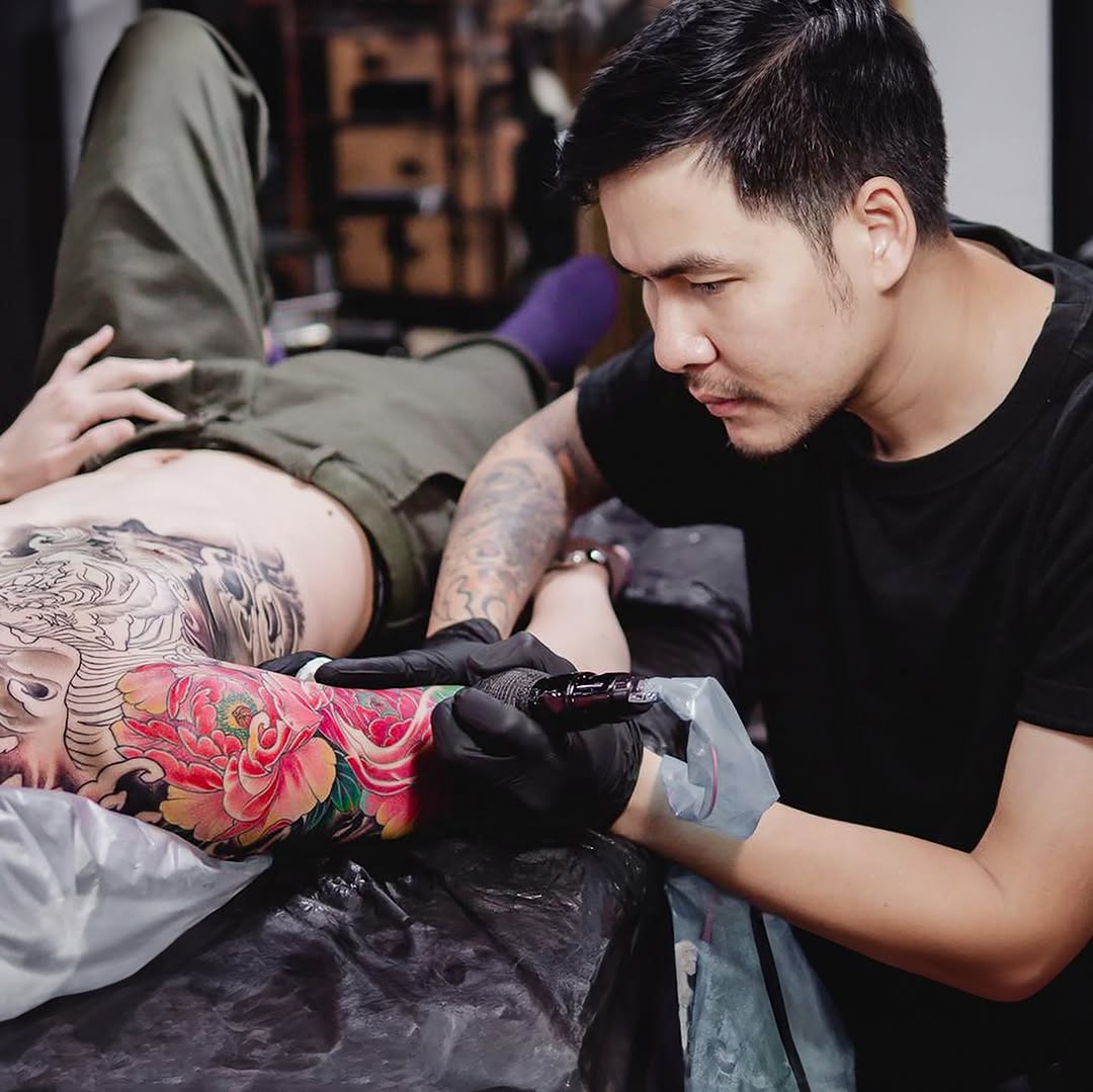 บรรยากาศที่ร้าน Mimptattoo 😅
สนใจจองคิว inbox ได้เลยครับ
ร้านเปิด 11.00น.-20.00น.
Open 12.00-22.00
☎️095-949-1778
#bangkoktattoo #mimptattoobangko