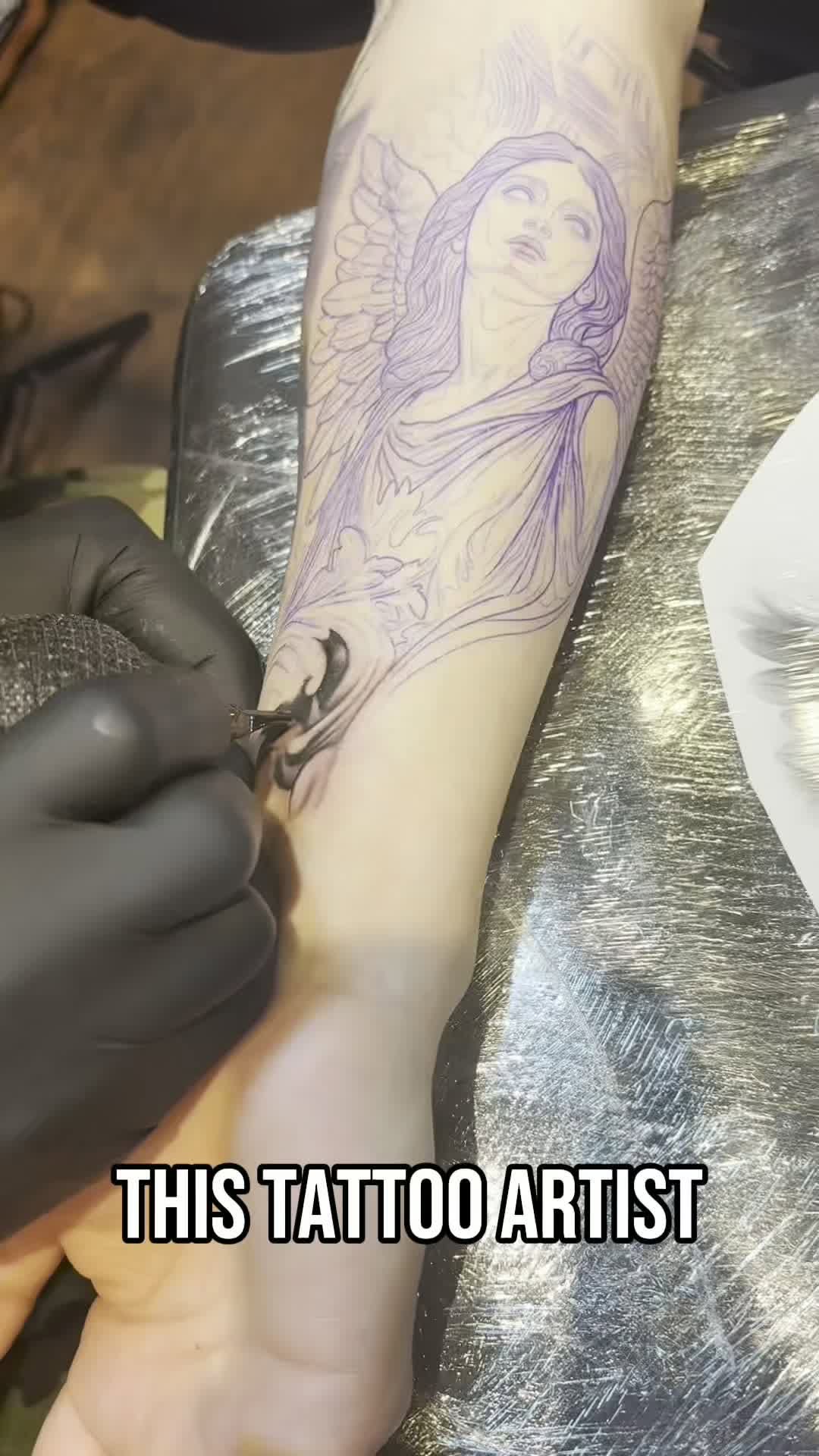 Come tattoo with me. 🌿
Vem fazer uma tattoo comigo.

📍 Orlando, FL — DM to book.