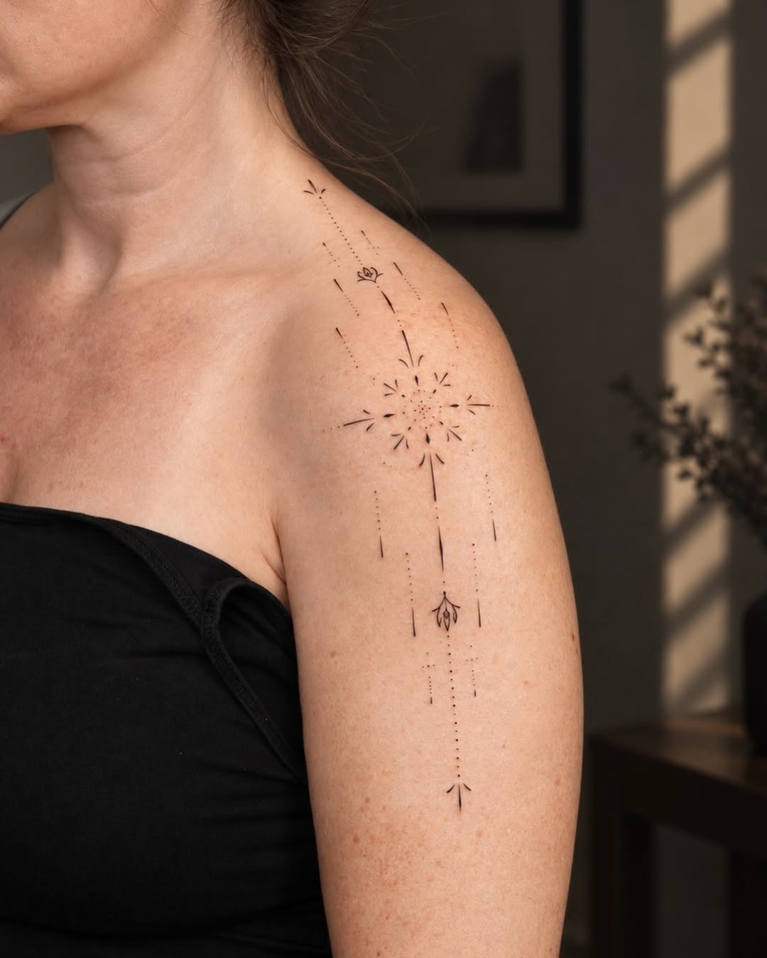 Moon & stars along the spine ☾
-
#spinetattoo #finelinetattoo #moontattoo #startattoo #ornamentaltattoo