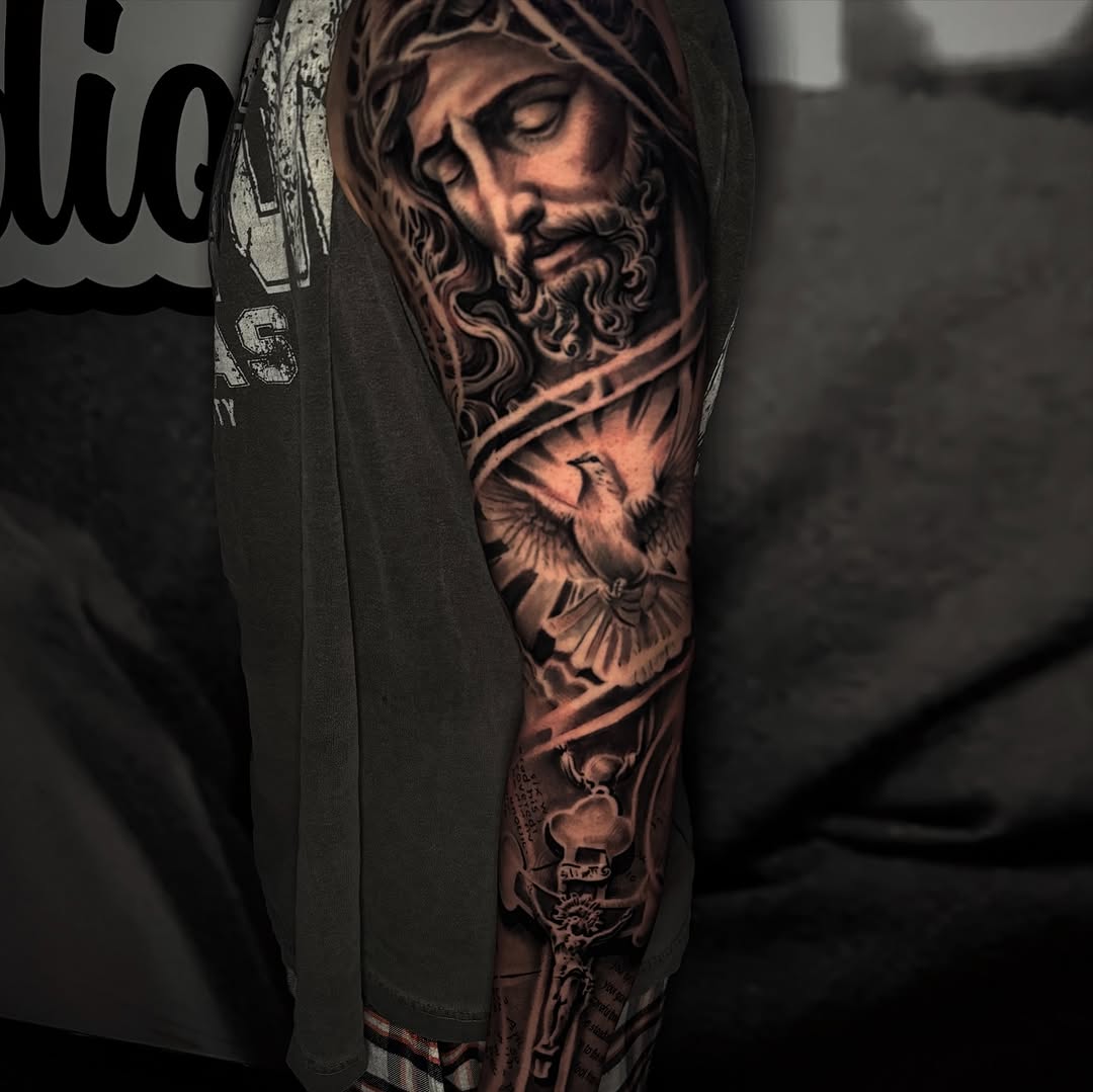 With faith and strength ππΌ
Everything is earned not given . Thanks a lot for the trust on this sleeve bro , canβt wait to tackle the inner piece π€