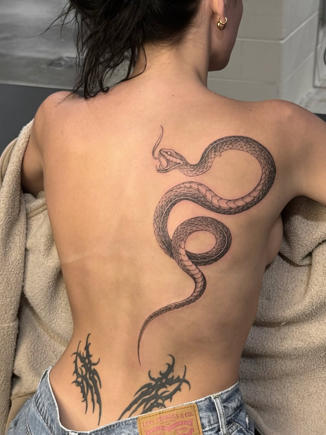 🐆🖤

Upcoming tattoo trips:

Los Angeles, CA
Portland, OR • Jul 17–23
Seattle, WA • Aug 6–11
Colorado Springs, CO • Aug 28–30
Denver, CO • Sep 1–3
Ne