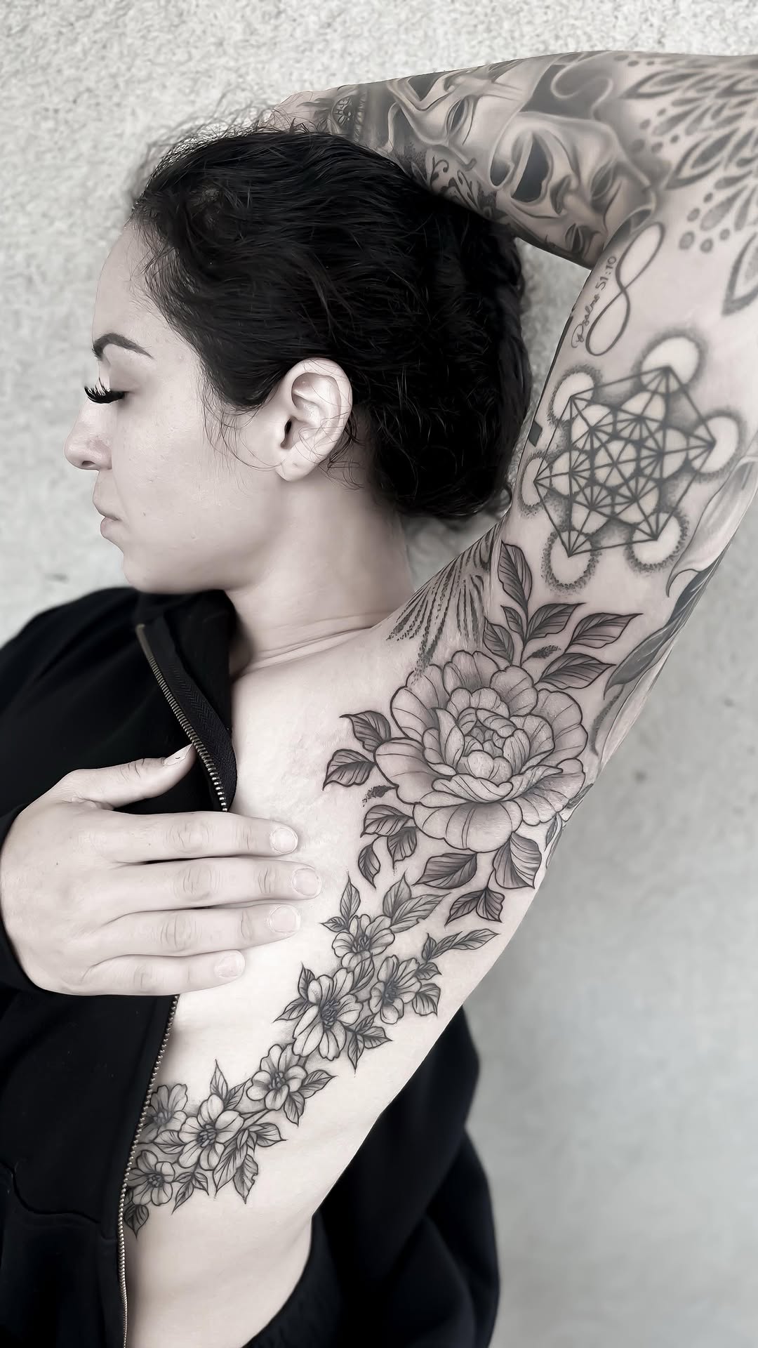 Serpent designs are ready to claim your body 🖤
Serpent doesn’t ask. It moves.
Book now and let it move through you.🤍
DM to book now.
#tattoo #ta