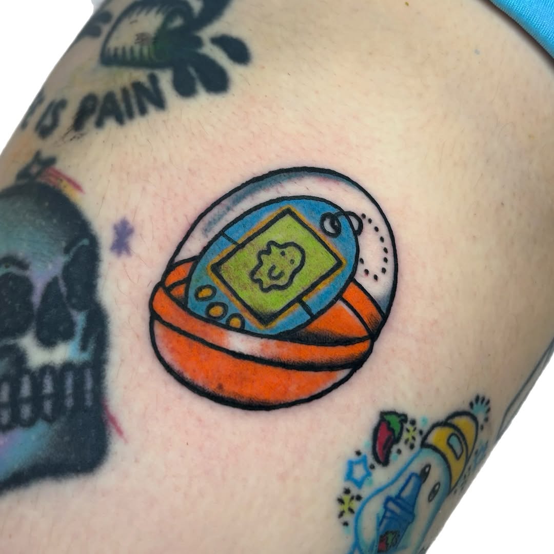 Just got some new shop photos taken by @msgianni so I guess it's time to reintroduce myself!
Hi, I'm Sophia, and I own @goodmoodtattoo with @iiinerti