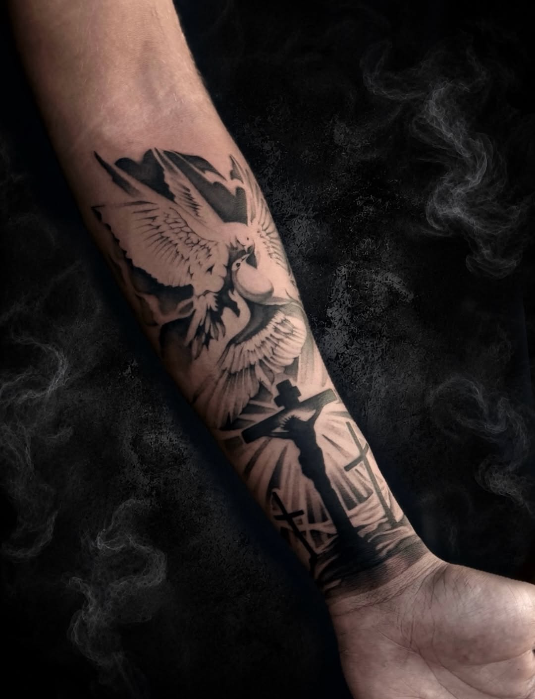 „Maximal auffällig, maximal badass – Deadpool auf der Haut! 🔥🔴 Ein Tattoo, das definitiv nicht nach Aufmerksamkeit fragt. 😈“
📱0152 /136 223 88
📍