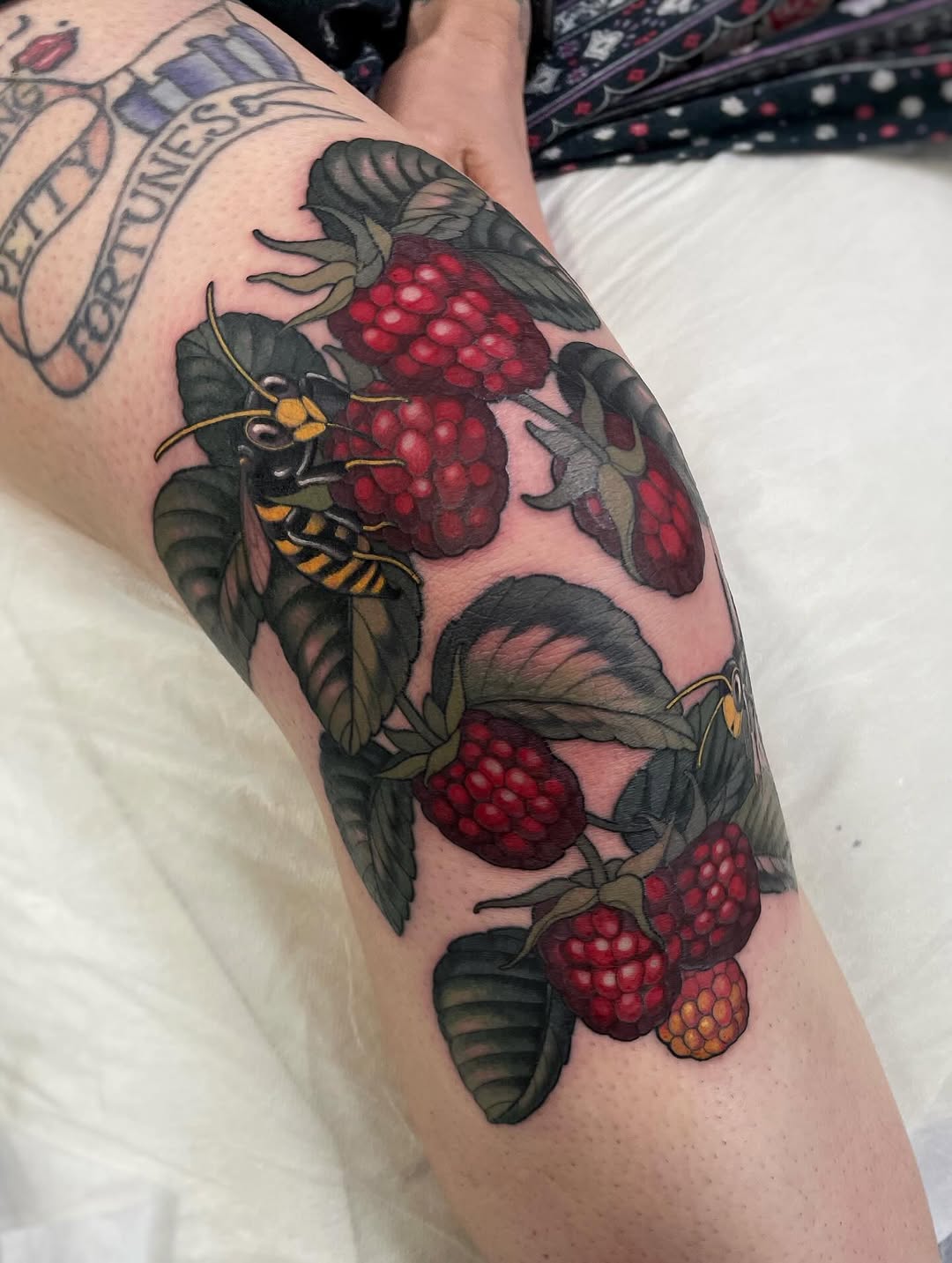 Thank you so much, Emma, for trusting me with this cover up. Magpies foreverrr!!! 
And thanks to the best at @swlasertattooremoval for making this pro