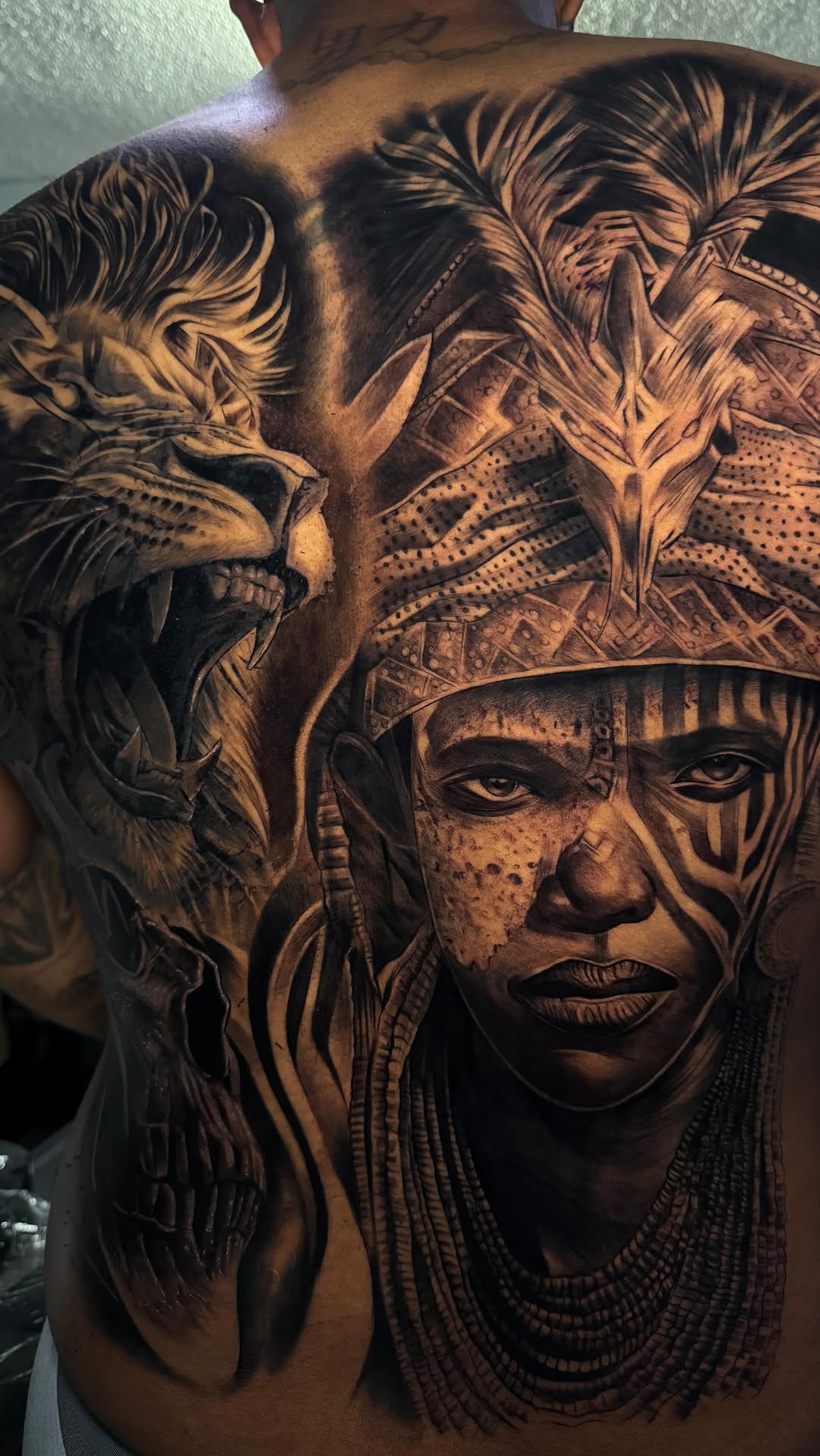 Absolutely insane! @millticcets traveled from Las Vegas to get a tattoo with me. Initially, the plan was to spend 5 days in a row to move forward with