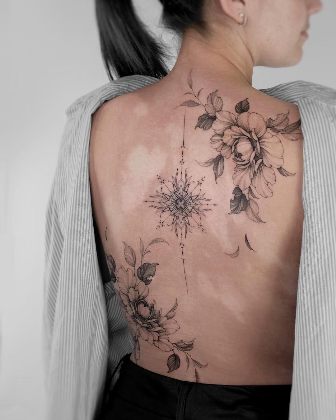 🩶
#tattoo #tattooflowers #tattoomandala #tattooornamert #tattoofineline #tattooinspiration #tattooback