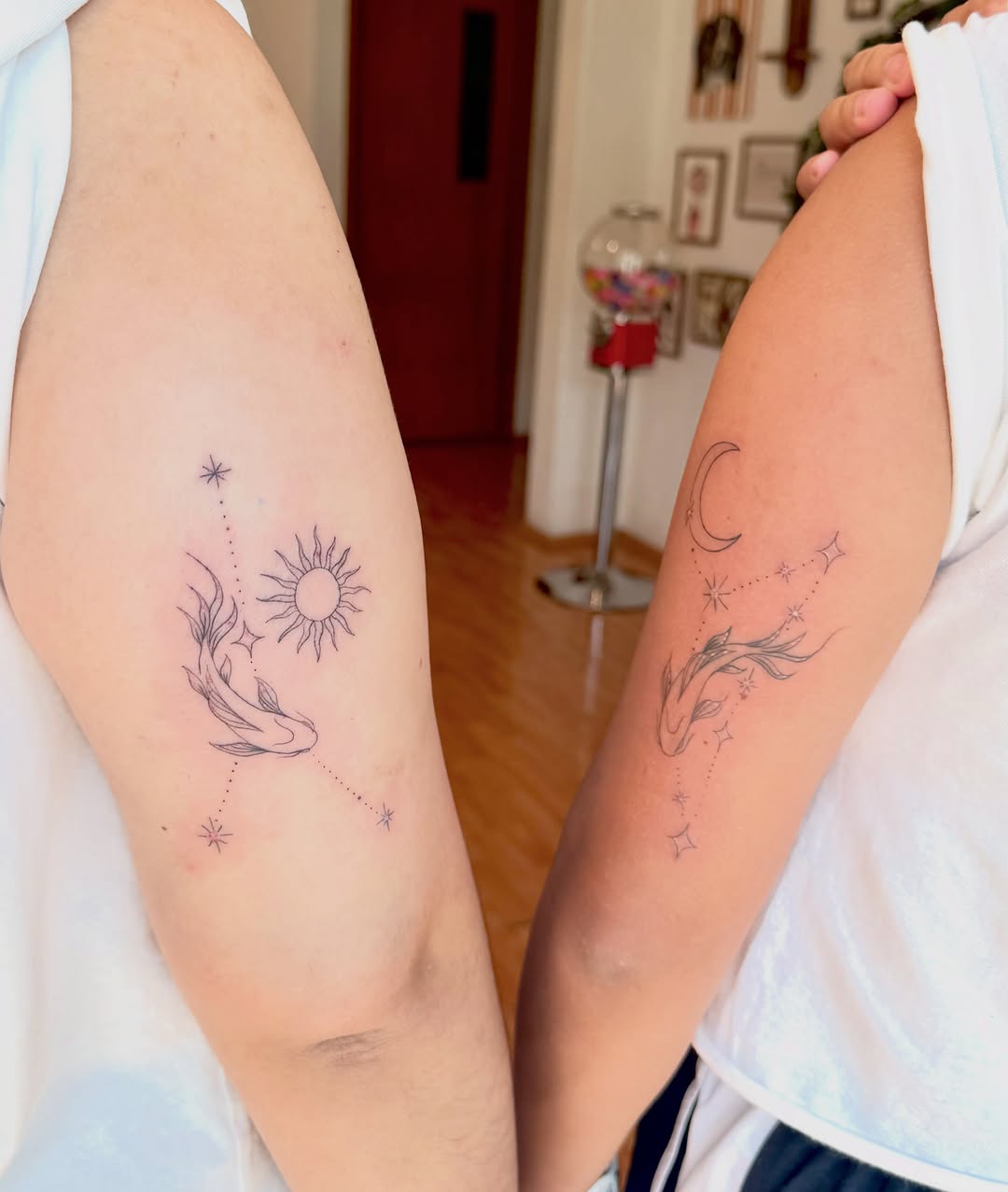 Rels b Tattoo
Diseños basados en las letras de sus canciones ✨
Pueden deslizar para ver cómo quedarán tatuados
Costo $700
Tamaño hasta 8cm
Agenda A