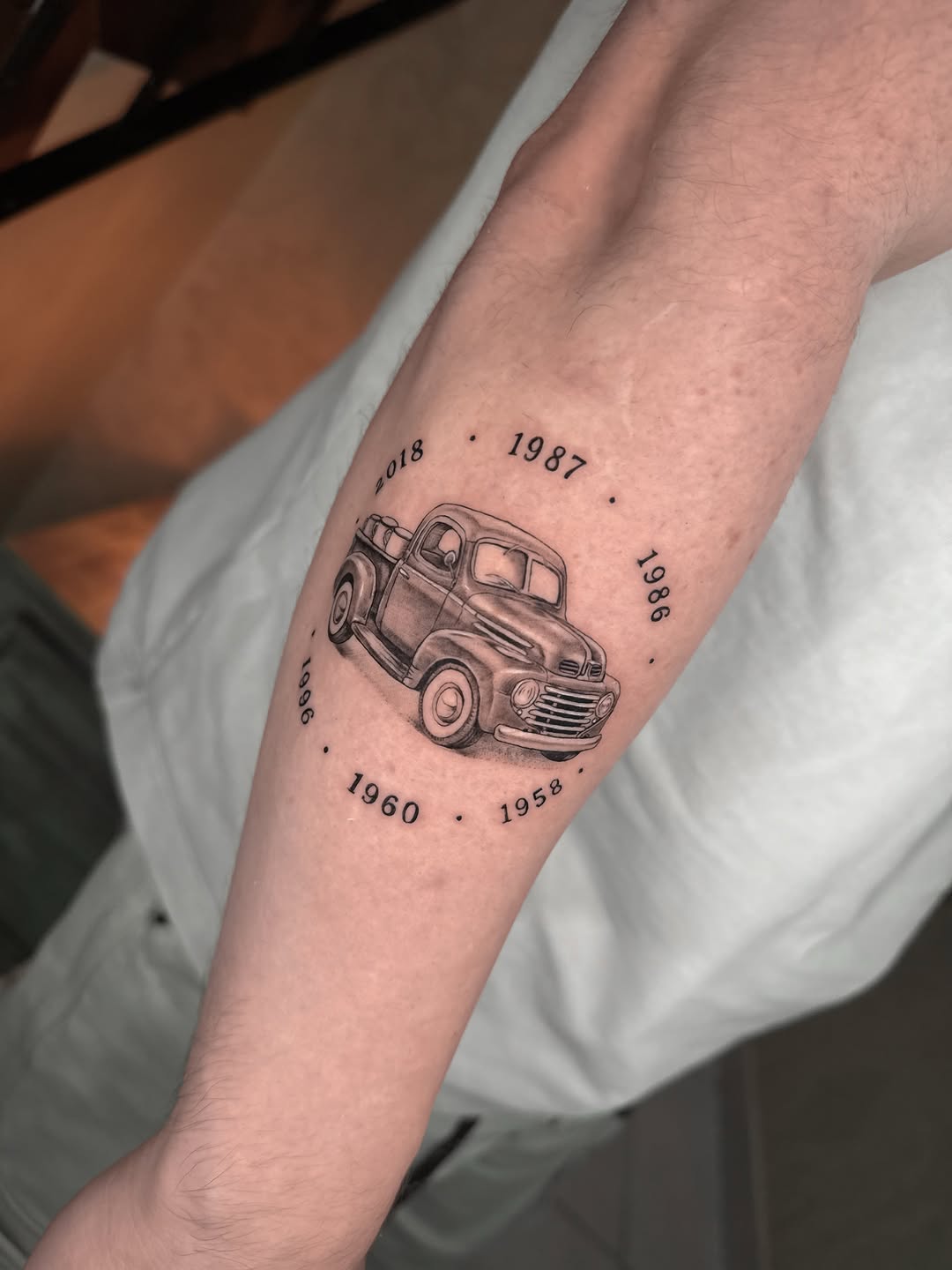 🎨 El Grito y ⚡️ Zenitsu unidos en un tattoo lleno de emoción y color.
El resultado: un homenaje a dos mundos completamente diferentes
¿Qué esperas