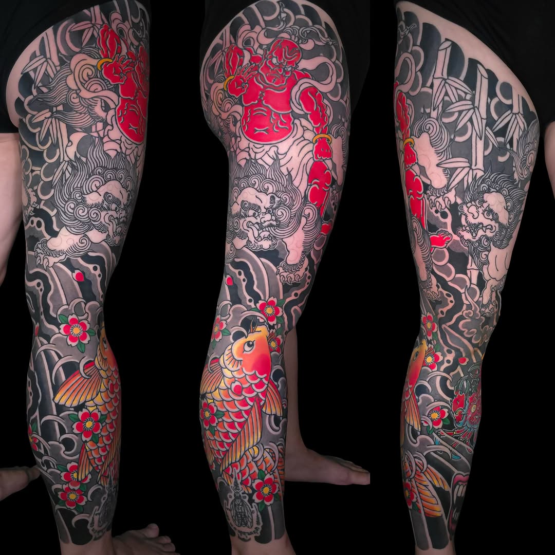 Full Leg Sleeve — In Progress 🖤
งานนี้องค์ประกอบเยอะมากเลยครับ...เยอะกว่างานอื่นๆที่เคยทํามา
แต่ลูกค้าน่ารักมากๆ เหมือนเช่นเคยเลย ❤️
🎨 Artist : Arm