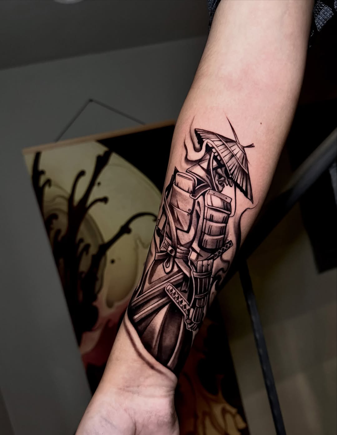Наша версия мы слушаем и не увольняем 😂😂 @taboo_tattoostudio